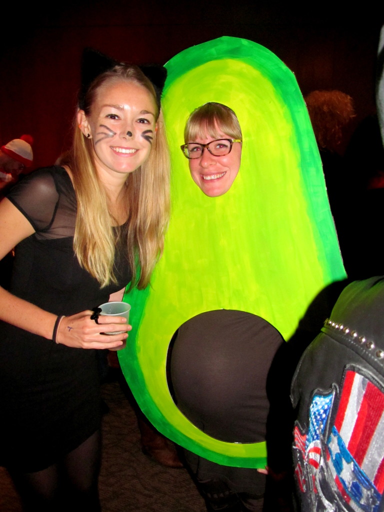 How amazing does Katie look in her preggers avocado costume!!