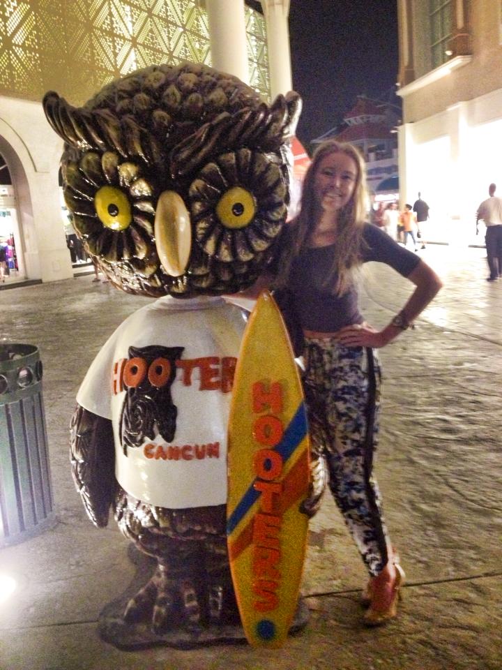 Chillin' with the Hooters mascot.